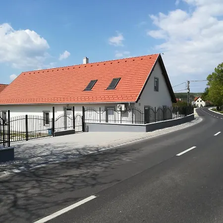 Bordoma Falusi Vendeghaz Guest house Balatonszolos