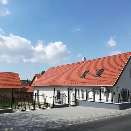 Bordoma Falusi Vendeghaz Guest house 3*